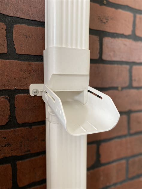 Downspout rain diverter. 💧EASY INSTALL: Use the Rain Barrel Downspout Diverter Kit to connect your downspout drain pipe to your rain barrel! 💧ENVIRONMENTALLY FRIENDLY: Rain barrels capture water from a roof for use on lawns, gardens or indoor plants! 💧HIGH QUALITY: This rainwater diverter kit is made with quality materials. Strong flex pipe stretches from 8 ... 