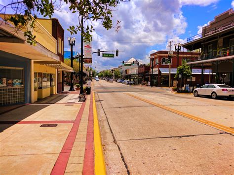 Downtown deland. Downtown DeLand is your place to dine! Anywhere in Downtown DeLand is just a stone’s throw away from a great meal. Independent restaurants, cafes, bakeries, and coffee … 