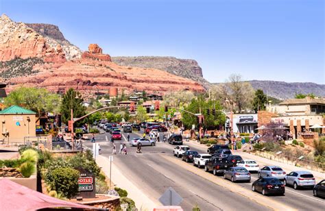 Downtown sedona. Republishing this article and/or any of its contents (text, photography, etc.), in whole or in part, is strictly prohibited. 12 best hikes in Sedona, Arizona: Bell Rock, Cathedral Rock, Boynton Canyon, Devils Bridge, Fay Canyon, Soldier Pass, Bear Mountain. 