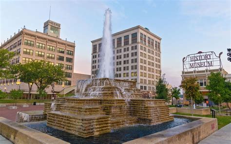 Downtown springfield mo. Fax: +1 417-862-0480. prod8,17D4B924-8CE4-5D2B-AB2E-38576C51BE39,rel-R24.2.4.2. Stay in the Ozarks at SpringHill Suites Springfield North. At this dog-friendly hotel in Springfield, Missouri, you'll discover modern hotel suites, free daily breakfast and a perfect location near downtown. 