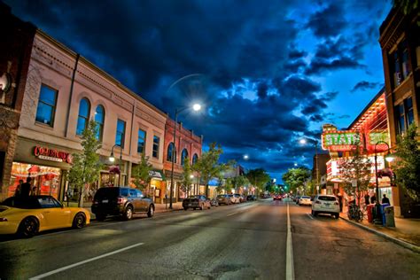 Downtown traverse city. Traverse City combines breathtaking attractions with a rich blend of adventure and relaxation. Sled down the Sleeping Bear Dunes, voted the "Most Beautiful Place in America" by Good Morning America viewers. The cobalt blue waters of Lake Michigan make a stunning backdrop to the fresh white snow. The air is crisper in Traverse City and … 