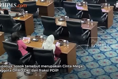 Dprd main slot saat rapat. Hari ini singapore.