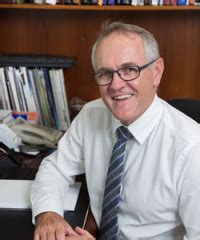 Dr Scott Fairbairn is a Orthopaedic Surgeon in Spring Hill, QLD