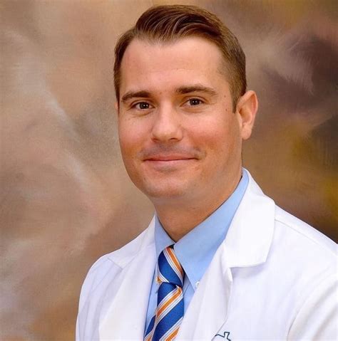 Dr. Alex Williams, MD is an anesthesiology specialist in Louisville, KY and has over 8 years of experience in the medical field. They graduated from UNIVERSITY OF KENTUCKY / CHANDLER MEDICAL CENTER in 2014. 