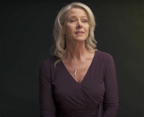 Unpopular opinion: can't stand Dr Robin Zasio. I've always thought her faux soft voice and halting speech pattern was patronizing and condescending, forced patience to appear zen. Many people think it's "calming" but for me it has the opposite effect, grating to me like nails on a chalkboard. Recently watching Season 11 Episode 4 the motel ...