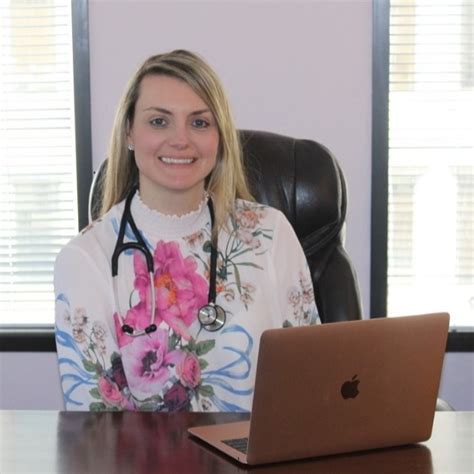 Dr. Crystal Peralta - Mississauga, ON - Family Doctor Reviews