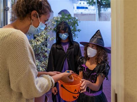 Dr. Fauci says it’s safe to trick-or-treat outdoors this year ...