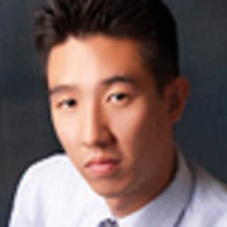 Dr. Johnson Tsui, MD - Urology Specialist in Derby, CT