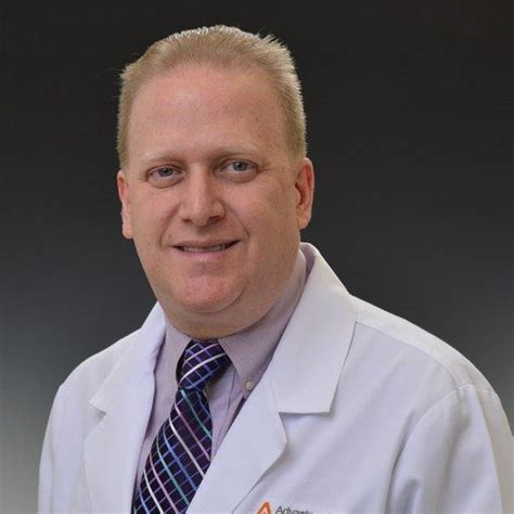 Dr. Michael Weiner, MD Elmhurst, NY Ophthalmology Vitals