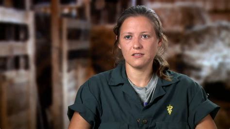 Lisa Jones. Lisa Jones is one of the three female associate veterinarians currently employed at Pol Veterinary Services. She joined Dr. Pol’s veterinary clinic in 2019. Dr. Jones finished her Veterinary Medicine degree at Cornell University. She grew up surrounded by animals which motivated her to become a veterinarian.. 