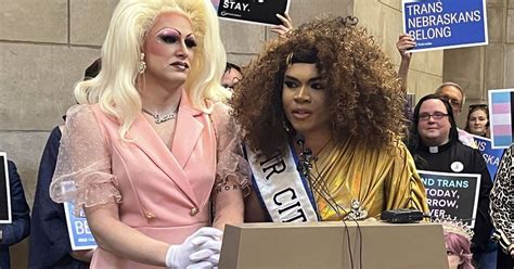 Drag community shows up to protest Nebraska drag show bill