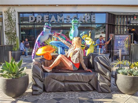 Dreamscape los angeles. Dreamscape is located inside the Westfield Century City mall in Los Angeles, Calif., just feet from Mario Batali's swank Eataly. This is an upscale shopping center — which makes sense as you pay $20 for … 