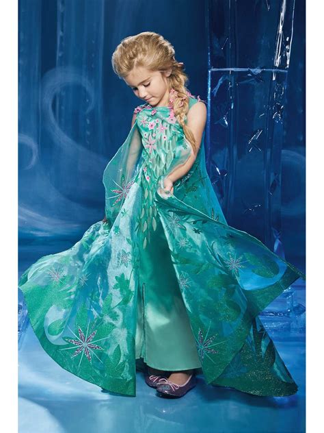 Dress Up with Elsa Fever: A Majestic Style for Your Little Princess