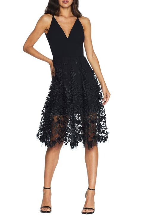 Dress the population. Free shipping and returns on Dress the Population Dana Wrap Waist Cocktail Dress at Nordstrom.com. <p>A cut-to-flatter body-con sheath is styled with a deep V-neck, an even deeper square back and a crisscrossing sash at the waist to slim as it shapes.</p> 