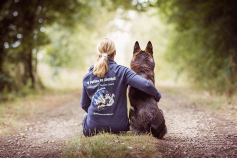 Dressage Chien Pension Canine Rennes (35) - 4 Pattes En Eventail