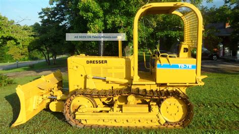 Dresser td7e specs. Dresser TD7E Crawler Dozers - Heavy Equipment (Construction Machinery) Specifications Weight and Dimensions ( approx ., according to spec sheet/brochure): View Specsheet: TD-7E--AD-70041-N1--11-1985--ED 