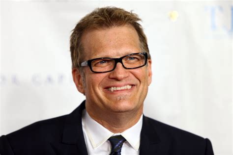 Drew Carey covers the lunch tabs for writers on strike in L.A.
