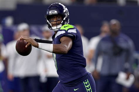 Drew Lock starts at QB for Seahawks even with Geno Smith active; Jalen Hurts active for Eagles