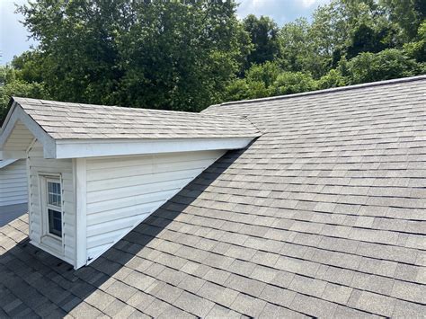 Here is a breakdown of the shingle series and their costs from both brands: Prices are per square, which is 100 square feet of coverage (and 3 or 4 bundles of shingles, so check product specs for the bundles-per-square). 3-tab shingles: OC Supreme: $75-$85; Tamko Elite Glass-Seal: $72-$77;. 