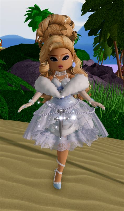 HOLY SHI- SHE OWNS 127 halos! Make a royale high oc with me! Part 1 - Skintone! (Read captions please , 2 slides) Comment ONLY ONE option , which you are voting for! The one with most votes will be selected + same for hair, face, accessories, etc. Just say if you'd like to be tagged in nextbit.. Dripping in diamonds outfit royale high