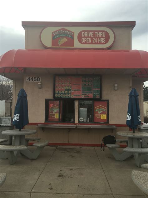 Drive thru food places near me. Drive-thrus are typically located at fast food restaurants, but they can also be found at some other types of restaurants, such as coffee shops and banks. Drive ... 