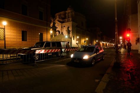Driver apprehended after car rushes through Vatican gate