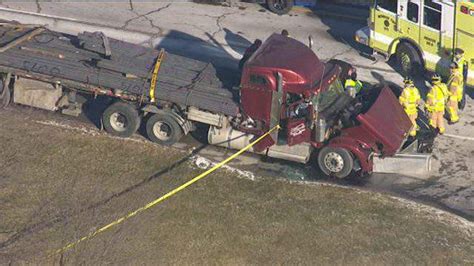 Driver dies on I-35W in Lakeville after fleeing from crash and then striking semi