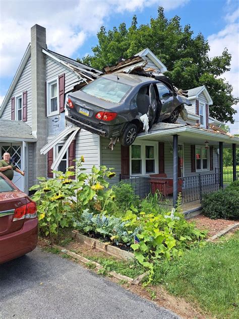 Driver injured after car crashed into 2nd floor of Pennsylvania home