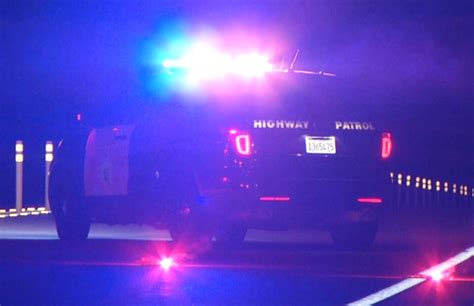 Driver slams into sign pole, killed in I-15 crash