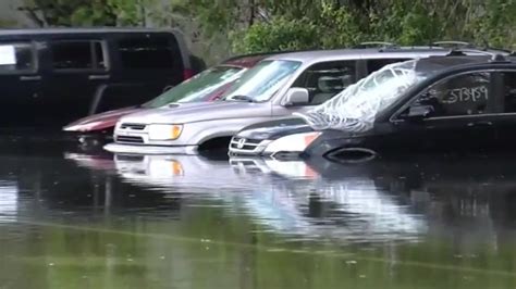 Drivers abandon stalled cars after severe floods impact Broward County