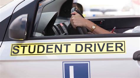 Drivers ed classes. Are you a resident of Alberta, Canada, looking to obtain your Class 7 driver’s license? If so, you may be familiar with the importance of passing the Class 7 practice test. Start b... 