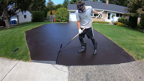 Driveway sealcoating cost. When it comes to installing a new driveway, tarmac is a popular choice among homeowners. Its durability, versatility, and aesthetic appeal make it an excellent option for many prop... 