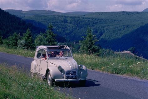 Driving in france. Driving in France. Many of the basic rules for driving in France – other than, cruicially, which side of the road to drive on – are similar to those in the UK. Drivers must be at least 18 ... 