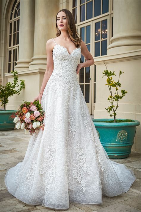 Drop waist wedding dress. Apr 19, 2023 · Pin-Thin Straps. While spaghetti straps aren’t a new trend, Spring 2024 Bridal Fashion Week signaled a massive resurgence of this classic design aesthetic. Specifically, brands like KYHA and ... 