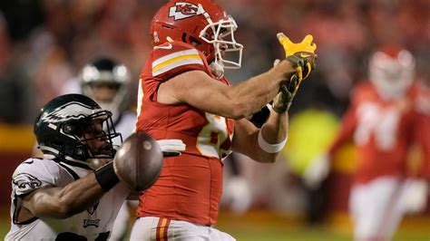Drop-prone Chiefs get shut out in second half for third straight time