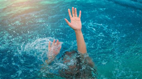 Drowns Definition & Meaning - Merriam-Webster