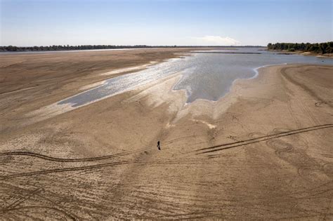 Dry states taking Mississippi River water isn't a new idea. But some mayors want to kill it