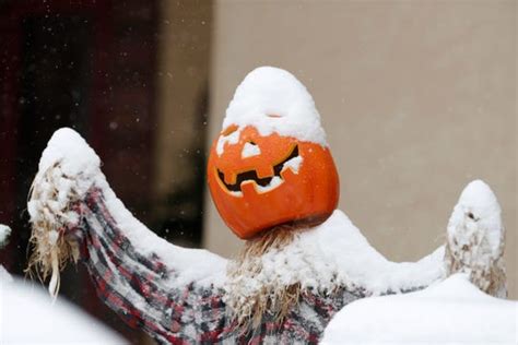 Dry weather for Halloween, but snow possible in Western Mass.
