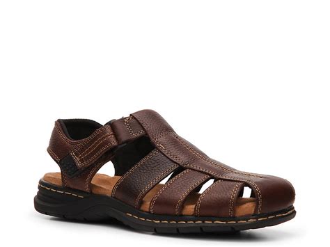 Shop our collection of Men's Sandals & Slides from your favori