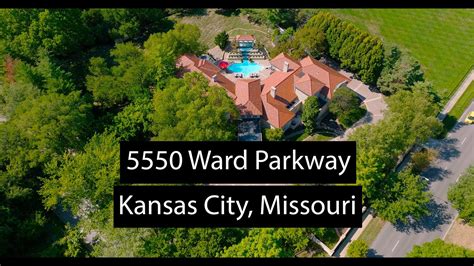 8600 Ward Pkwy Kansas City, MO 64114. You Might Also Consider. Sponsored. Tabu Knits Boutique. 6.3 miles. ... DSW Designer Shoe Warehouse. 15 $$ Moderate Shoe Stores ... . 