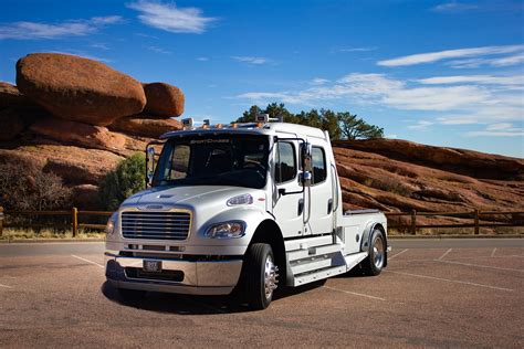 DTI Trucks - New & Used Heavy and Commercial Truck Sales, Financing, Parts, Service, and Rentals with locations in Denver & Wheat Ridge, CO. 