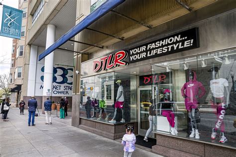 DTLR/VILLA is one of the country's most successful lifestyle retailers with over 250 stores in 19 states. In fusing together our passion for fashion, entertainment, sports, and community empowerment, there is no doubt we run the streets. Photos Latest 🏁 Be inspired by the hustle and the roar of the race! .... 