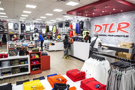 DTLR LOCATION G20: TODAY'S HOURS 11am -