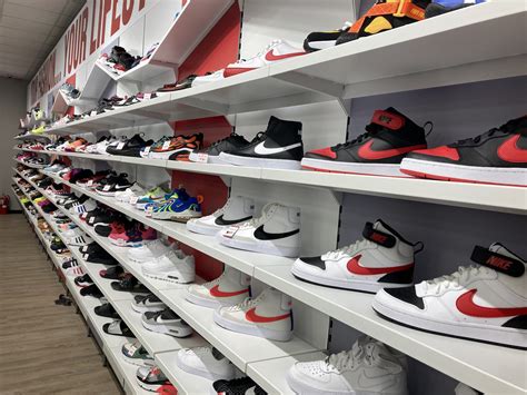 Pittsburgh Shoes & Sneaker Store | Highland DTLR DTLR is one of the country's most successful lifestyle retailers with over 245 stores in 19 states. In fusing together our passion for fashion, entertainment, sports, and community empowerment, there is no doubt we run the streets.. 