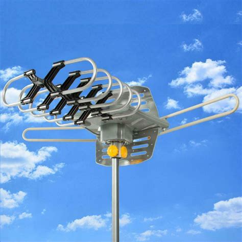 The GE compact antenna with easy mounting, perfect for attic installation. Designed to receive and filter signals for high-quality HDTV signals, and the antenna is also 4K ready. The antenna offers broad-spectrum reception from both VHF and UHF stations. This antenna is designed to be installed in small place.