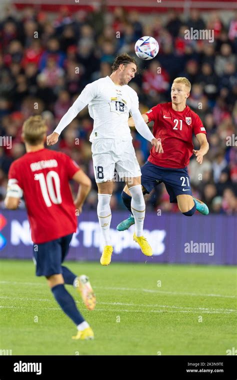 Dušan Vlahović Serbia UEFA Nations League UEFA.com