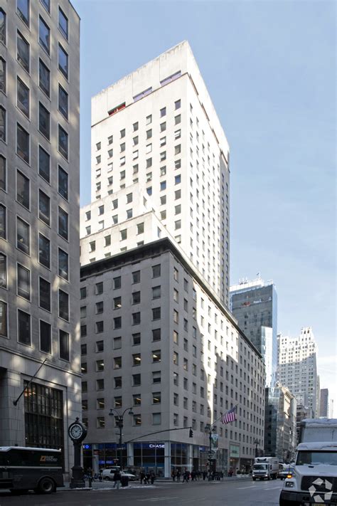 Nov 20, 2023 · 530 Fifth Ave 5,421 - 15,477 SF of 4-Star Retail Space Available in New York, NY 10036 ... Duane Reade Sublease Opportunity Fifth Avenue, between 44th and 45th ... . 