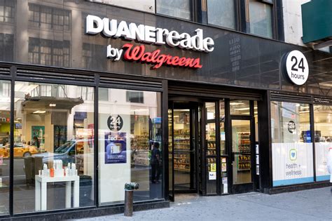 Duane-reade - Duane Reade I'm becoming aware of is a NY staple to find all kinds of items. Similar to a Walgreens and I think is owned by the same company they have the items you would associate with either brand. This Duane Reade is clean and stocked well.