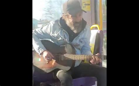 Dublin busker singing ‘You’ve Got a Friend in Me’ to a child