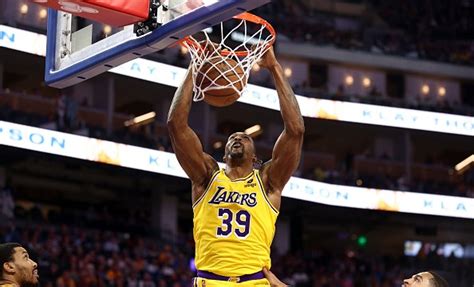 Dubs in talks to bring in Dwight Howard after completing interview with team